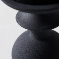 Matias Pillar Holder