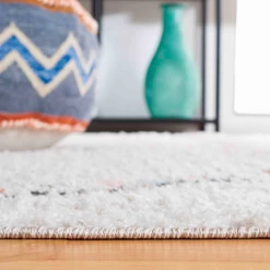 Hannah Rug - Ivory 11 Hannah Rug - Ivory -Upholstery Shop webimage 620718865 DTL2